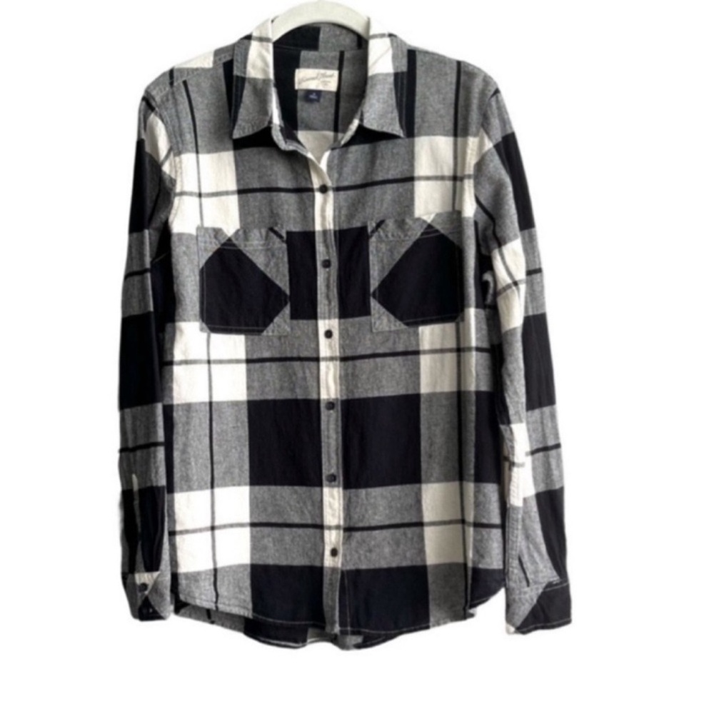Universal Thread Button Down Plaid Shirt 100% Cotton Black White Size M